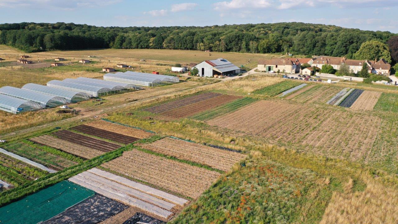 La ferme des Clos, une histoire en mouvement et des projets à la pelle